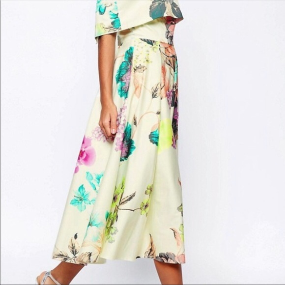 Off the shoulder midi dress - Picture 3 of 6